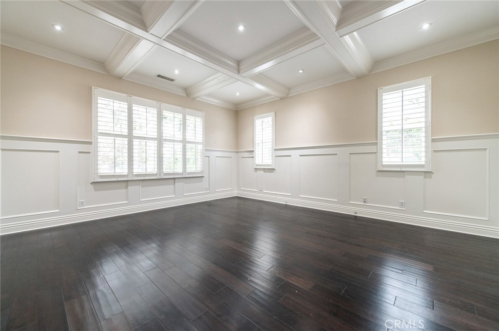 MLS #OC25261172 image #16