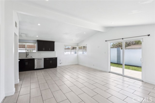Detail Gallery Image 7 of 34 For 1048 N Loara St, Anaheim,  CA 92801 - 4 Beds | 2 Baths