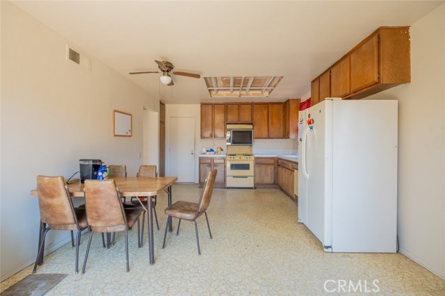 Detail Gallery Image 11 of 23 For 170 E Payson St, Azusa,  CA 91702 - 3 Beds | 2 Baths