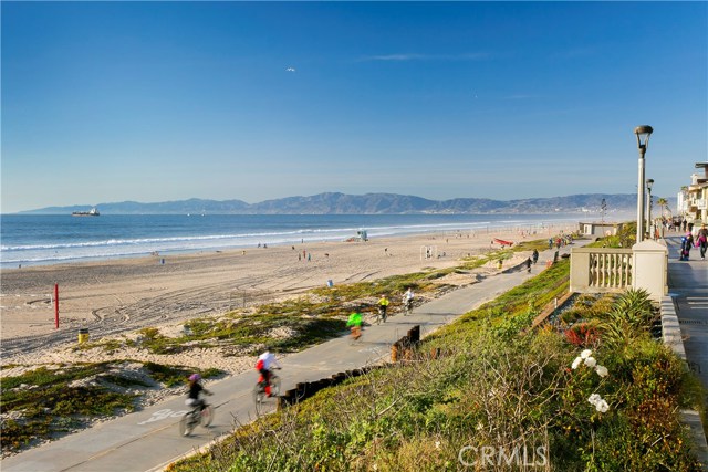 1912 The Strand, Manhattan Beach, California 90266, 5 Bedrooms Bedrooms, ,4 BathroomsBathrooms,Residential,Sold,The Strand,SB17026827