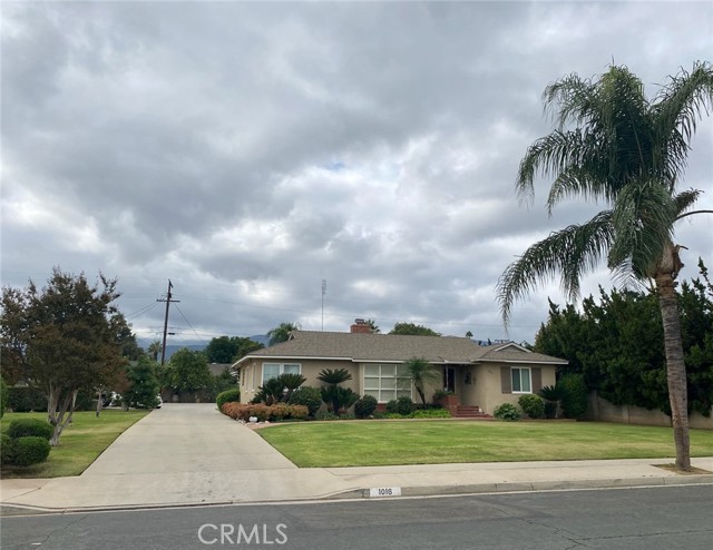 1016 W Olive St, Corona, CA 92882