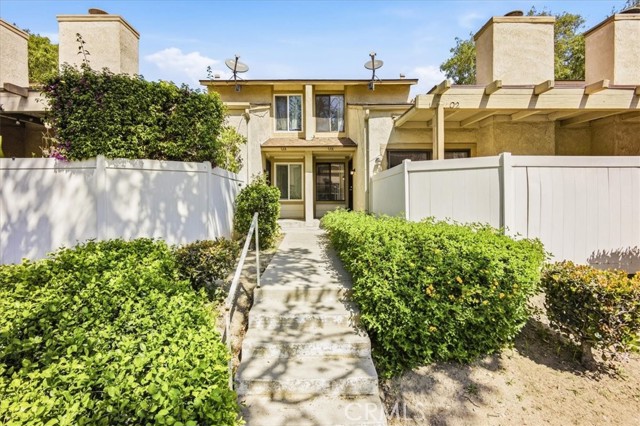 Detail Gallery Image 3 of 43 For 1031 S Palmetto #Q2,  Ontario,  CA 91762 - 2 Beds | 2/1 Baths