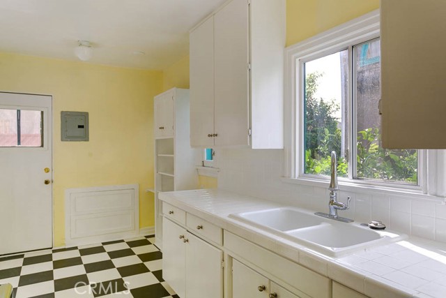 Detail Gallery Image 7 of 12 For 615 S Columbus Ave, Glendale,  CA 91204 - 1 Beds | 1 Baths