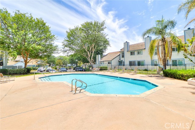 345 Jeremiah Drive, Simi Valley CA: https://media.crmls.org/medias/95e35790-8492-497f-94e9-79f1b07e143b.jpg
