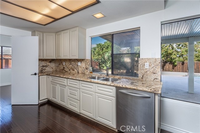 Detail Gallery Image 5 of 37 For 25416 Nicks Ave, Loma Linda,  CA 92354 - 4 Beds | 2/1 Baths