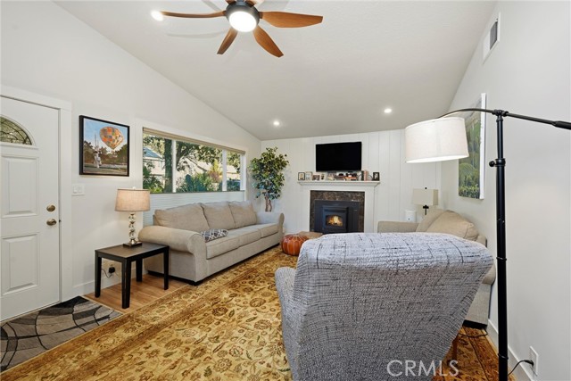 Detail Gallery Image 3 of 46 For 19453 Mountain Meadow North, Hidden Valley Lake,  CA 95467 - 3 Beds | 2 Baths