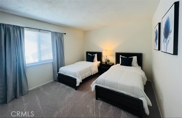 Detail Gallery Image 14 of 19 For 13330 Tamarisk Rd, Victorville,  CA 92395 - 3 Beds | 2/1 Baths