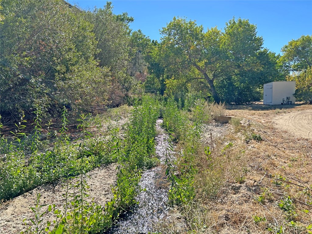 https://media.crmls.org/medias/95e49ff6-5441-4e83-981d-7b06257b4c57.jpg?preset=X-Large