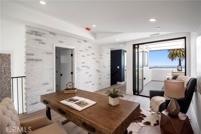 544 Helberta Avenue, Redondo Beach, California 90277, 4 Bedrooms Bedrooms, ,2 BathroomsBathrooms,Residential,Sold,Helberta,SB21084737