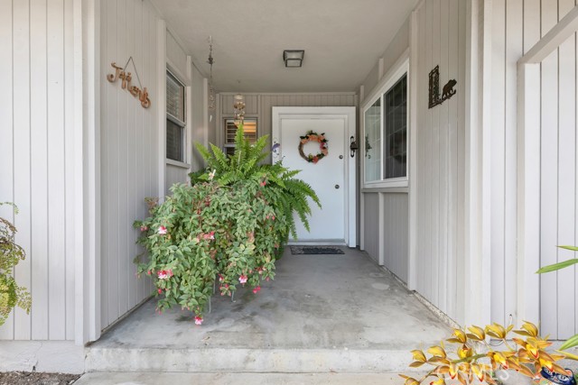 Detail Gallery Image 2 of 44 For 32 W Bonita, Simi Valley,  CA 93065 - 3 Beds | 2 Baths