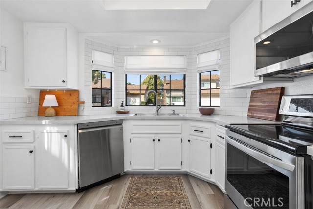 Detail Gallery Image 11 of 28 For 4727 Mayflower Way, Oceanside,  CA 92057 - 2 Beds | 2 Baths