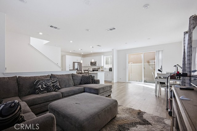 Detail Gallery Image 10 of 41 For 950 Helena Ridge, Lake Elsinore,  CA 92530 - 3 Beds | 2 Baths