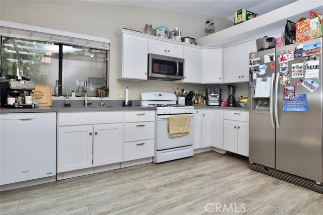 Detail Gallery Image 5 of 22 For 200 Oak Meadow Ln, Paso Robles,  CA 93446 - 2 Beds | 1 Baths