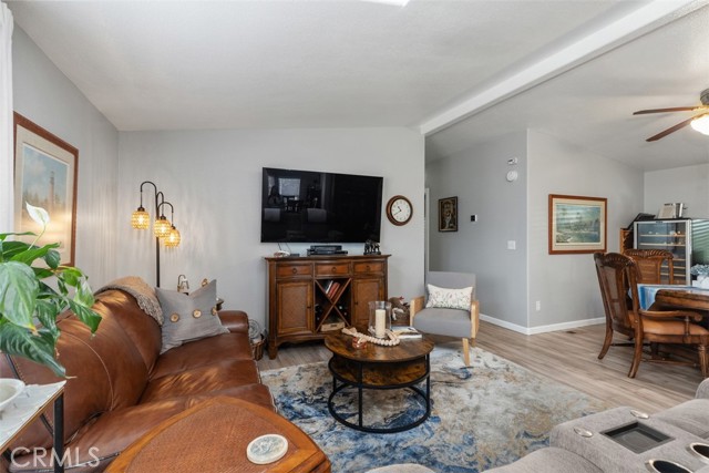 Detail Gallery Image 4 of 48 For 5815 E La Palma Ave #170,  Anaheim,  CA 92807 - 3 Beds | 2 Baths