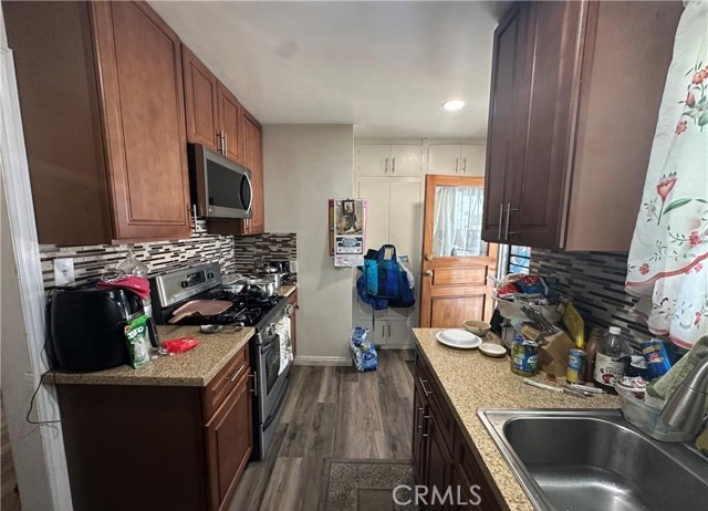 Detail Gallery Image 11 of 21 For 10673 Saticoy, Sun Valley,  CA 91352 - 3 Beds | 1 Baths