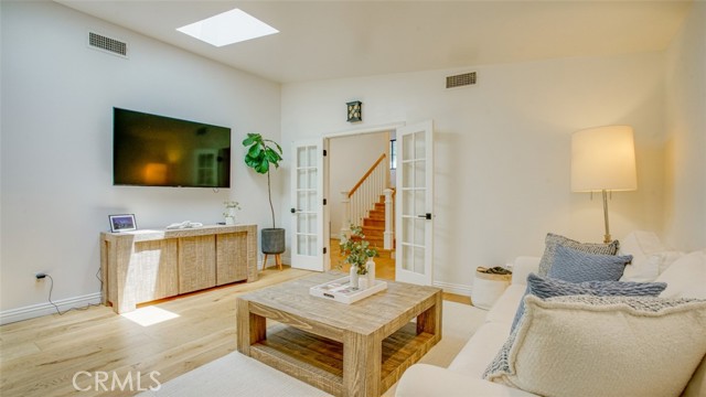 22914 Gershwin Drive, Woodland Hills CA: https://media.crmls.org/medias/95e88c47-c357-4c15-84cf-47b33a7e0c98.jpg