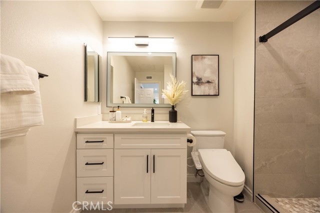 1 Moon Dust, Irvine CA: https://media.crmls.org/medias/95e8a7cb-cb79-499a-af79-5b1e95703d6d.jpg