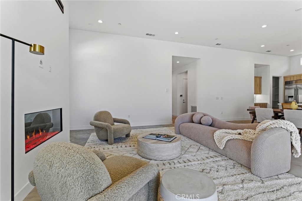 MLS #OC25255465 image #4