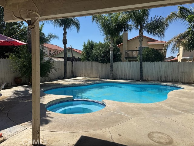 726 Manecita Circle, Perris CA: https://media.crmls.org/medias/95e9da7f-6f12-444b-a863-14f9e2083ca8.jpg