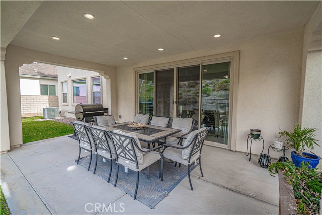 Detail Gallery Image 40 of 59 For 18642 Cedar Crest Dr, Canyon Country,  CA 91387 - 4 Beds | 3 Baths