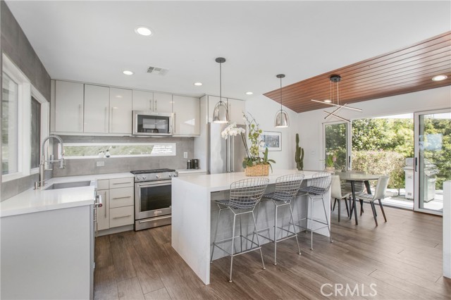 Detail Gallery Image 7 of 42 For 546 Temple Hills, Laguna Beach,  CA 92651 - 3 Beds | 3 Baths