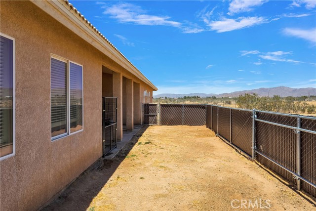 21777 Poppy Road, Apple Valley CA: https://media.crmls.org/medias/95ebf971-2d8c-4d04-8030-a8bb7f1bf3bd.jpg
