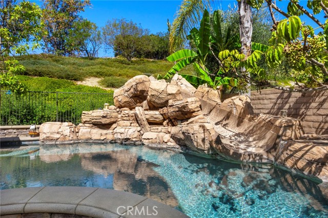 Detail Gallery Image 3 of 45 For 1009 Newhall Ter, Brea,  CA 92821 - 5 Beds | 5/1 Baths