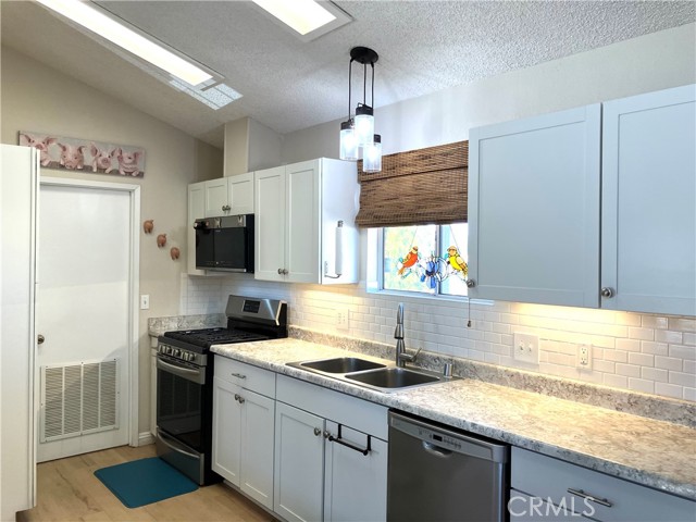 Detail Gallery Image 8 of 20 For 1250 N Kirby St #138,  Hemet,  CA 92545 - 3 Beds | 2 Baths