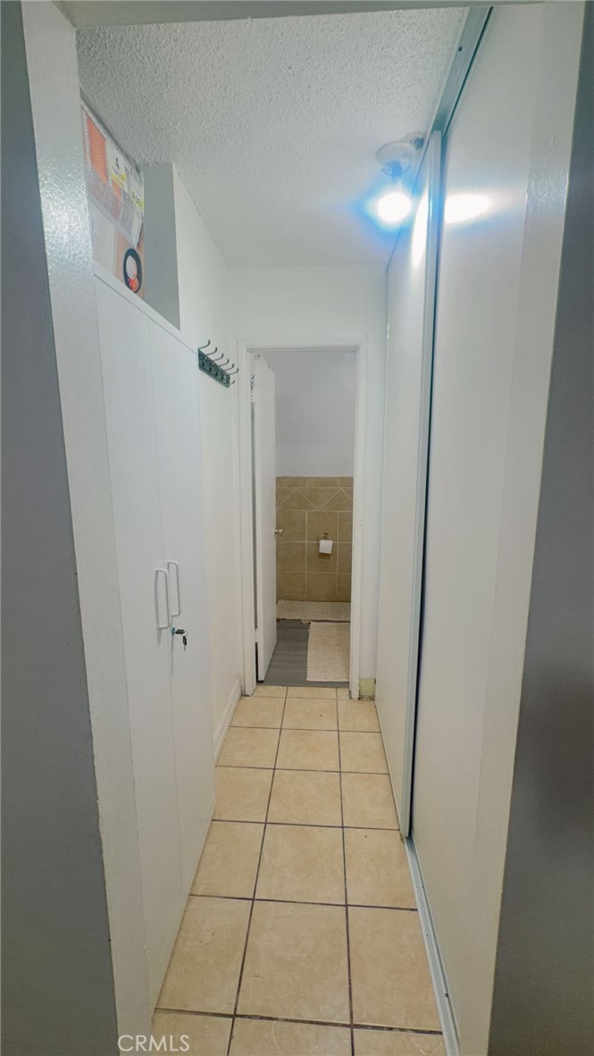 https://media.crmls.org/medias/95ec4c6e-6492-495b-886e-cd1551905d6d.jpg?preset=X-Large