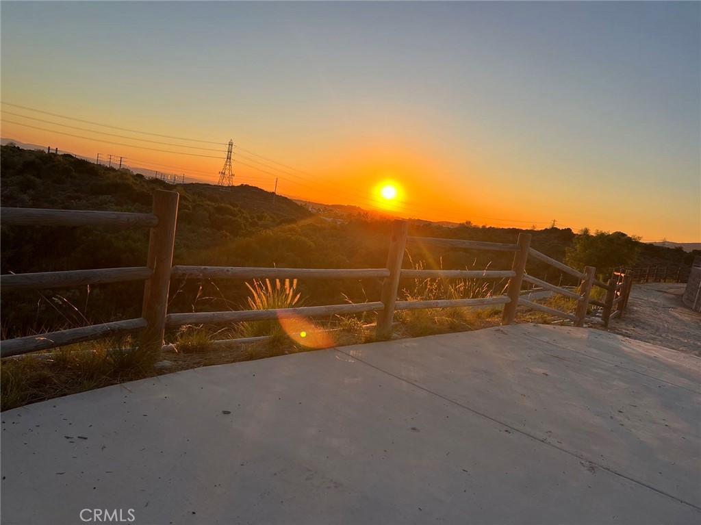 https://media.crmls.org/medias/95ed2bc5-120b-4188-81c1-53570bf1f2d4.jpg?preset=X-Large