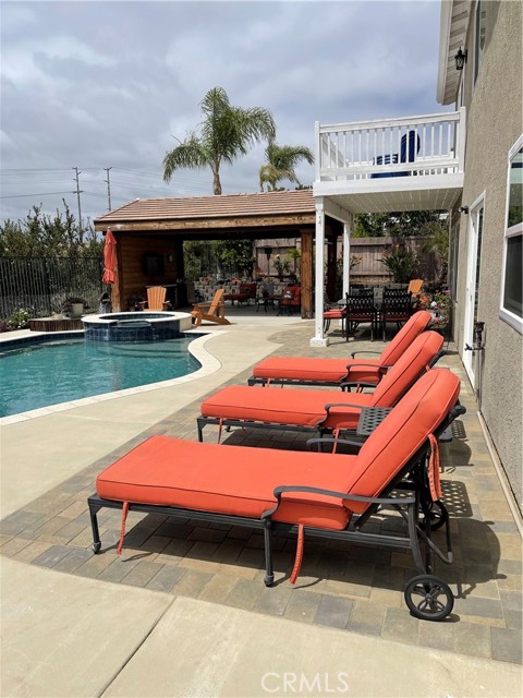 346 Rimhurst Court, Oceanside CA: https://media.crmls.org/medias/95ee2b0d-31f3-40ea-aef8-87f458fe90a0.jpg
