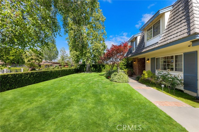300 W Wistaria Avenue, Arcadia CA: https://media.crmls.org/medias/95ee4a02-7133-4e2b-831d-3979a24f264b.jpg