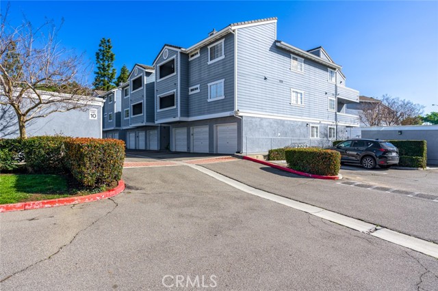 Detail Gallery Image 1 of 14 For 121 S Lakeview Ave 121g,  Placentia,  CA 92870 - 2 Beds | 2 Baths