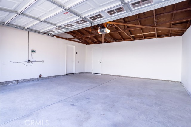 Detail Gallery Image 35 of 41 For 11722 Hayvenhurst, Granada Hills,  CA 91344 - 4 Beds | 3 Baths