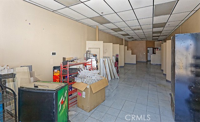 13534 Navajo Road, Apple Valley, California 92308, ,Commercial Lease,For Rent,13534 Navajo Road,CRHD25069136