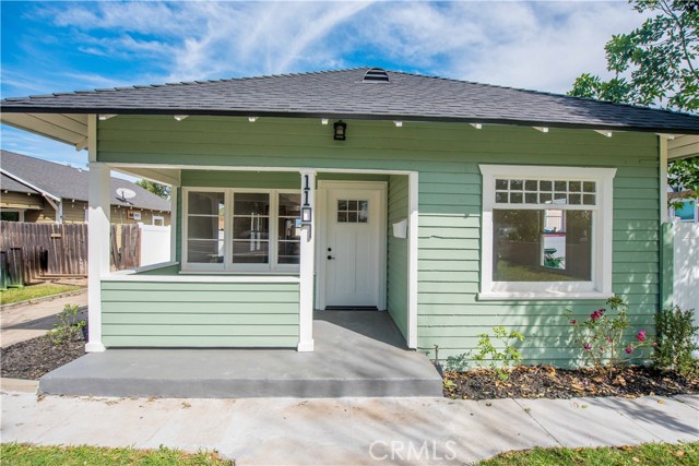 Detail Gallery Image 2 of 26 For 1107 W Grand Ave, Corona,  CA 92882 - 2 Beds | 1/1 Baths