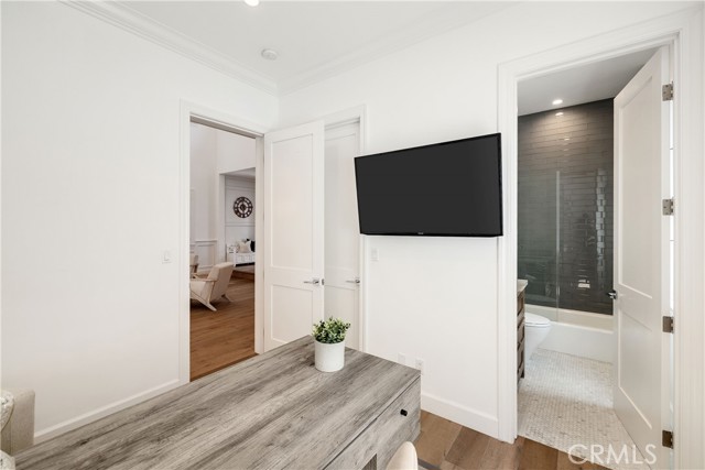 2001 Oak Avenue, Manhattan Beach, California 90266, 5 Bedrooms Bedrooms, ,5 BathroomsBathrooms,Residential,For Sale,Oak,SB25183354