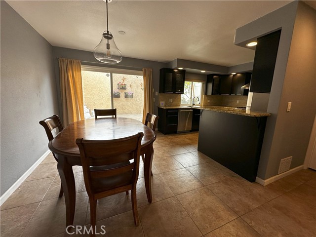 Detail Gallery Image 3 of 45 For 18598 Creek Ln, Huntington Beach,  CA 92648 - 3 Beds | 2/1 Baths