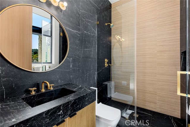 4601 Vista De Oro Avenue, Woodland Hills CA: https://media.crmls.org/medias/95f138df-cbfe-4c41-b107-e67c45438fad.jpg