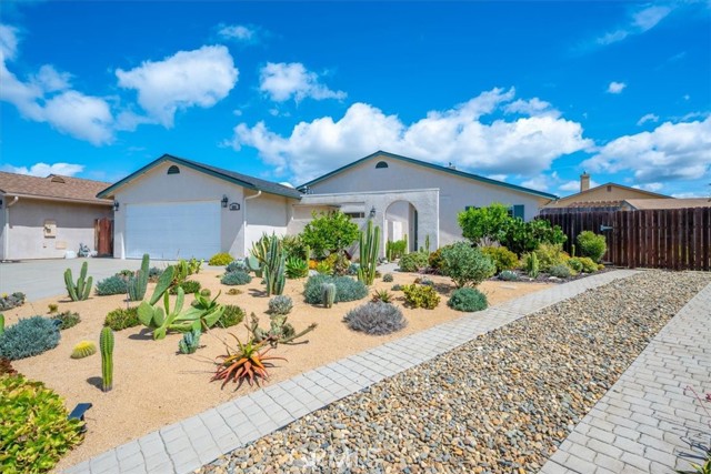 Detail Gallery Image 3 of 38 For 885 Peregrine, Nipomo,  CA 93444 - 3 Beds | 2 Baths