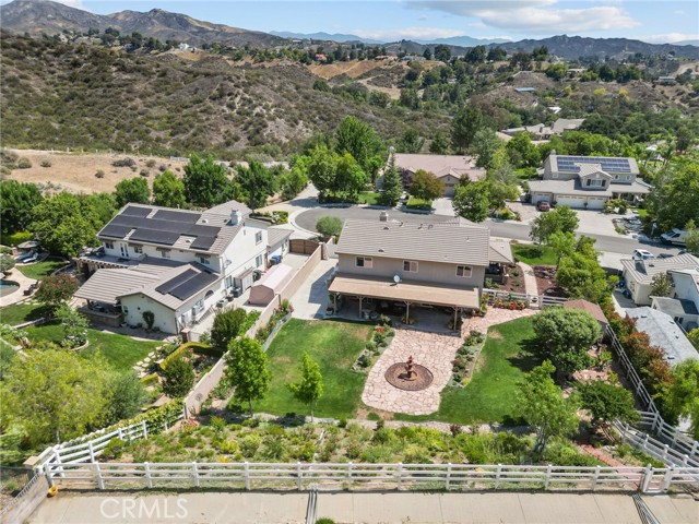 30444 Hidden Valley Court, Castaic CA: https://media.crmls.org/medias/95f1fd6e-6466-4e9e-bd58-282c19e97690.jpg