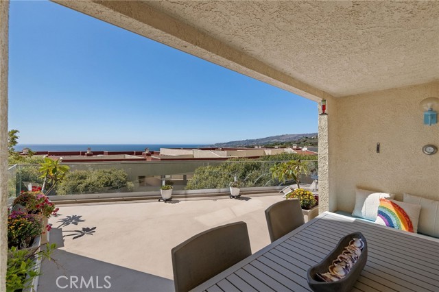 Detail Gallery Image 2 of 32 For 3200 La Rotonda Dr #411,  Rancho Palos Verdes,  CA 90275 - 2 Beds | 2 Baths