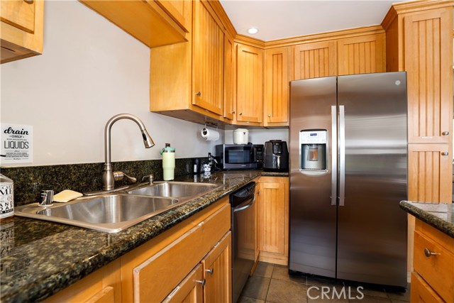 2114 India Street, Los Angeles CA: https://media.crmls.org/medias/95f21a18-4d7c-4ce5-9e0b-5130f308e827.jpg