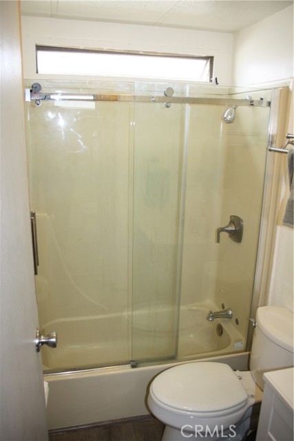1900 Artesia Boulevard, Torrance CA: https://media.crmls.org/medias/95f27739-a62a-4468-9e0c-dc52fe46d034.jpg