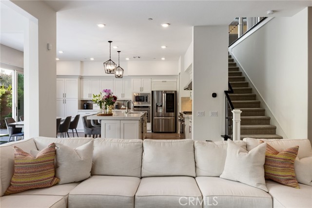 Detail Gallery Image 6 of 63 For 120 Gemini, Irvine,  CA 92618 - 4 Beds | 4/1 Baths