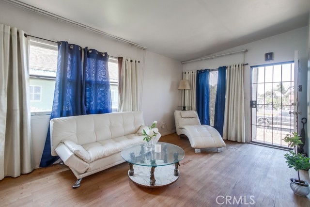 327 S 35th Street, San Diego CA: https://media.crmls.org/medias/95f3373c-2585-4aa0-ad1f-37f58ba7fca4.jpg