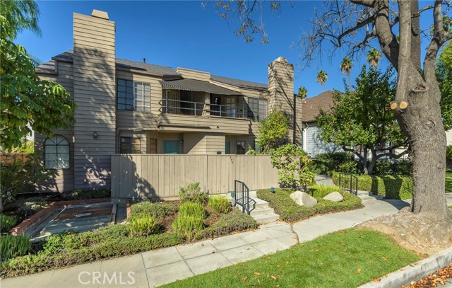 773 South Marengo Avenue, 3 photo 2