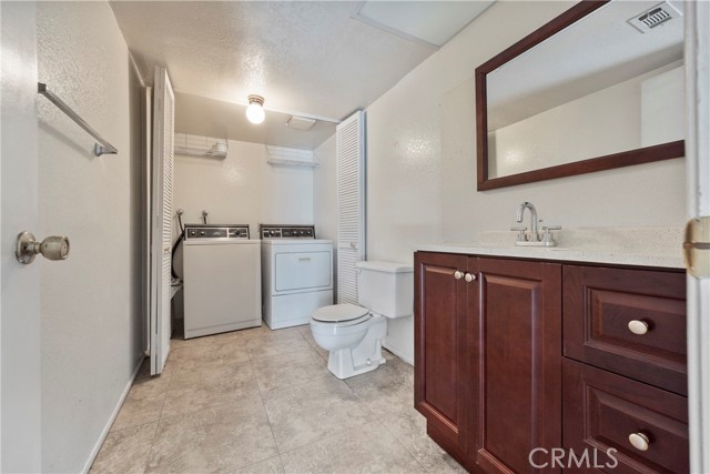 Detail Gallery Image 9 of 38 For 16590 Terrace Ln #G,  Fontana,  CA 92335 - 3 Beds | 2/1 Baths