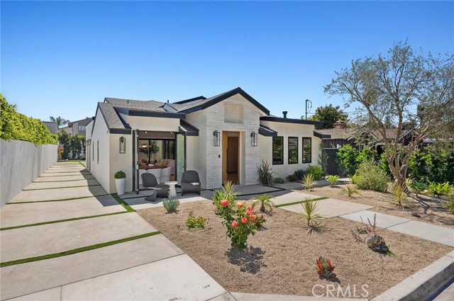 Detail Gallery Image 1 of 35 For 281 Santo Tomas Ave, Costa Mesa,  CA 92627 - 4 Beds | 4/1 Baths