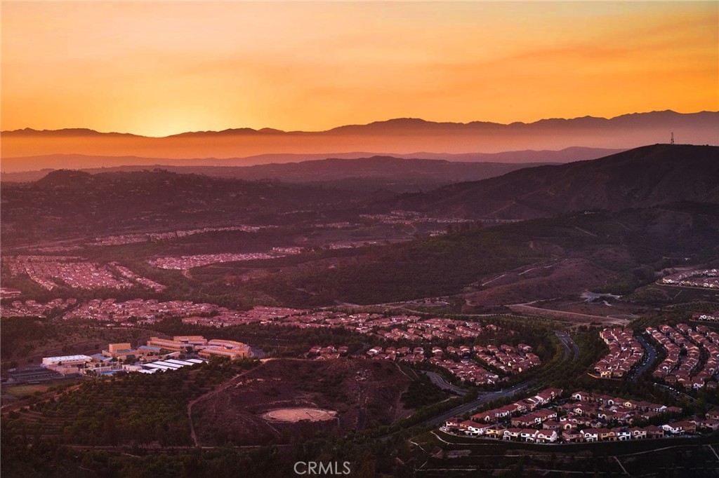 https://media.crmls.org/medias/95f4b97a-3516-45f7-b906-3b98a57ee42a.jpg?preset=X-Large